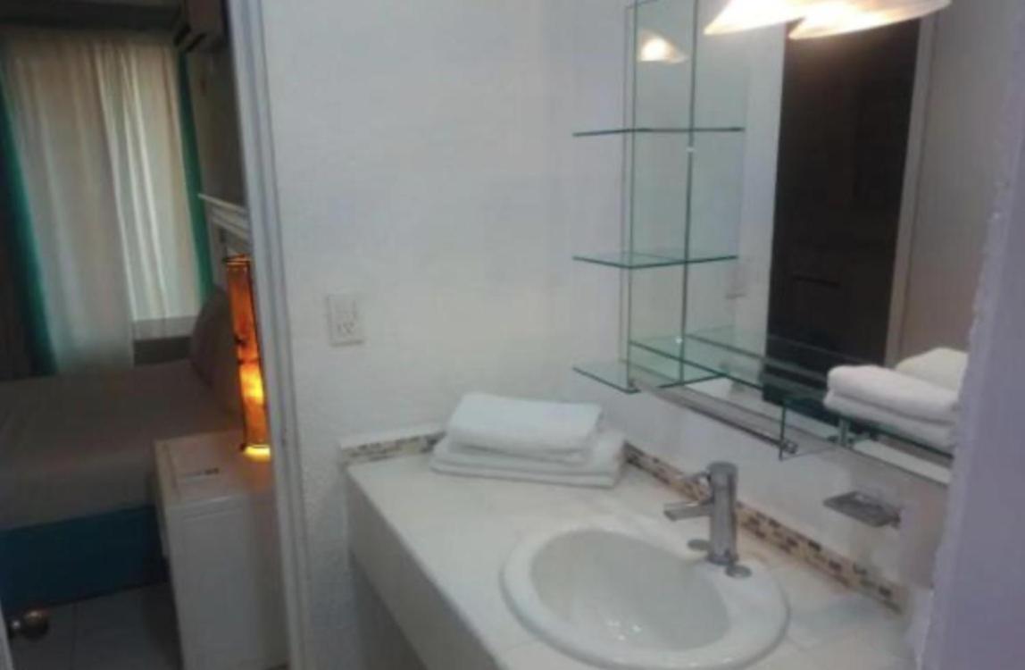 Turquesa, Amplia, Excelente Ubicacion. Apartment Cancun